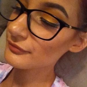 Meet your Posher, Catherine